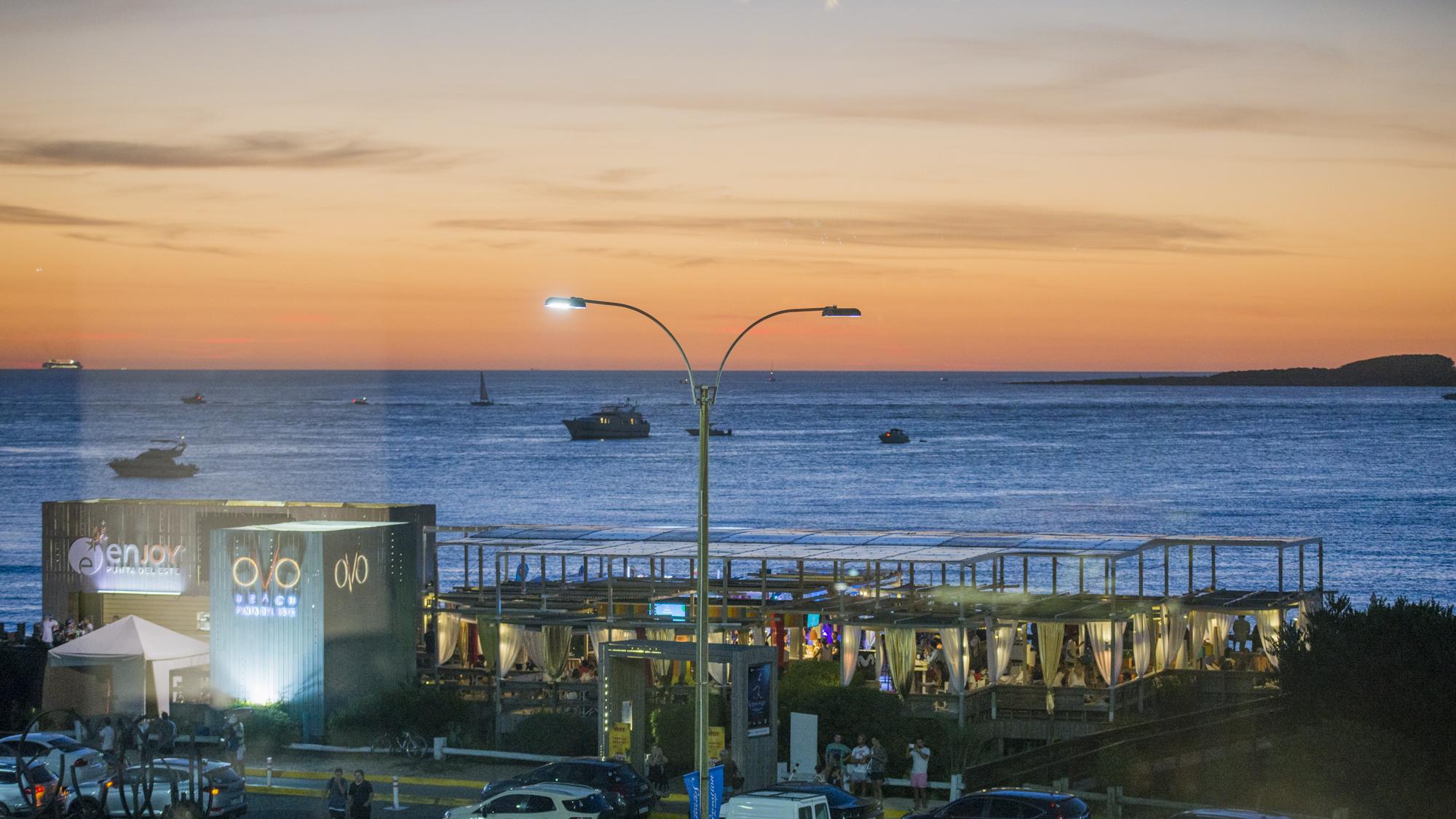 ホテル エンジョイ プンタ デル エステ プンタ・デル・エステ エクステリア 写真 Sunset at the Marina